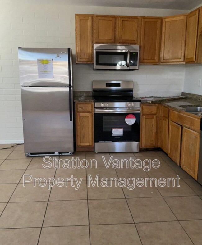 2747 E Mobile Ln photo 4