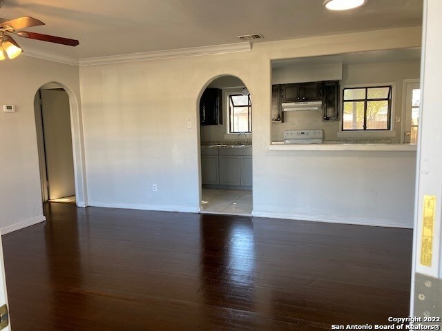146 Pilgrim Dr San Antonio, TX 78213 photo 2