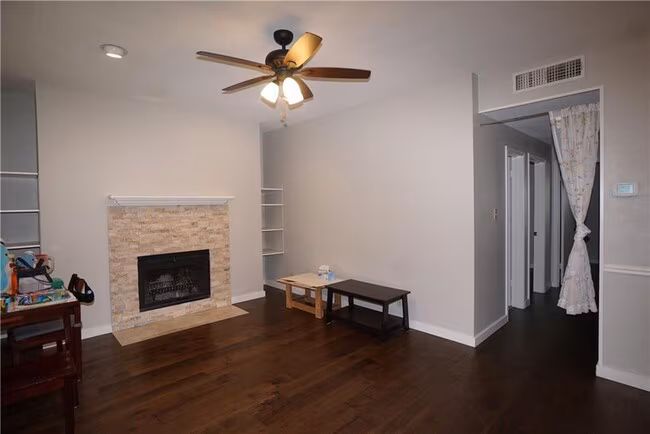 203 E 31st St Austin, TX 78705 photo 5