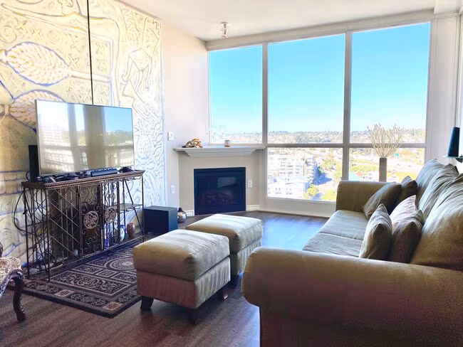 300 W Beech St San Diego, CA 92101 photo 2