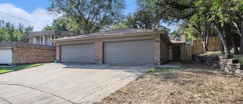 2107 Mistletoe Avenue, Fort Worth, TX 76110 photo 5