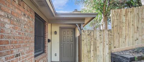 2107 Mistletoe Avenue, Fort Worth, TX 76110 photo 2