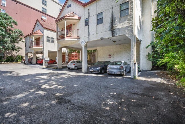 706 W 22nd St Austin, TX 78705 photo 3
