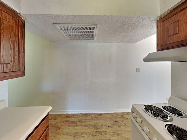 500 Byron St Fort Worth, TX 76114 photo 4