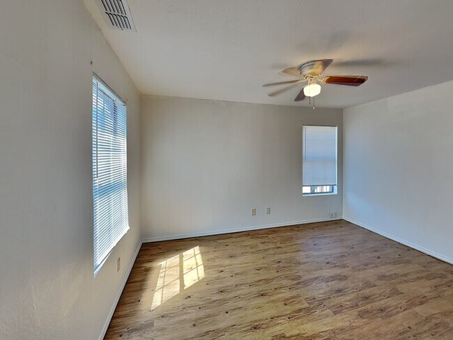 500 Byron St Fort Worth, TX 76114 photo 2
