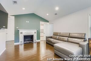 969 N Liberty Ave New Braunfels, TX 78130 photo 2