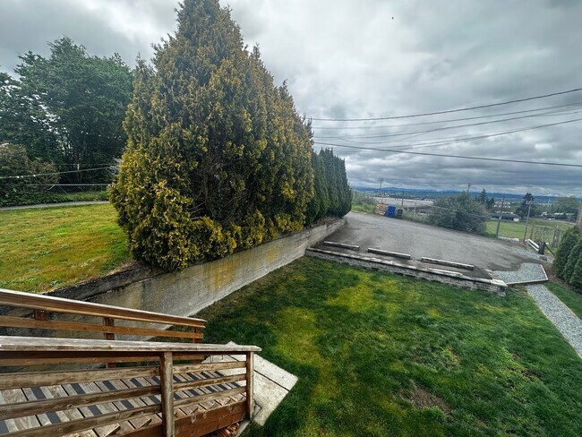 3827 Wetmore Ave Everett, WA 98201 photo 2