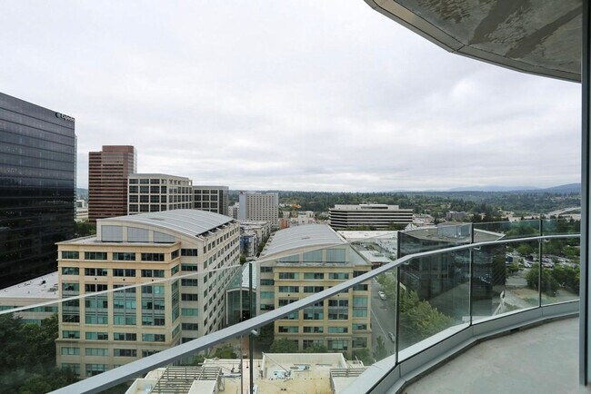 288 106th Ave NE Bellevue, WA 98004 photo 2