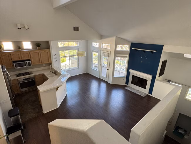 12646 Springbrook Dr San Diego, CA 92128 photo 2