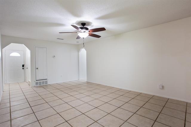6401 Dorchester Trail, Fort Worth, TX 76182 photo 5