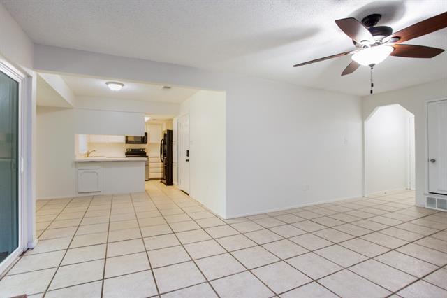 6401 Dorchester Trail, Fort Worth, TX 76182 photo 3