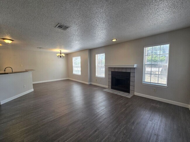 4304 Duval Rd Austin, TX 78759 photo 2