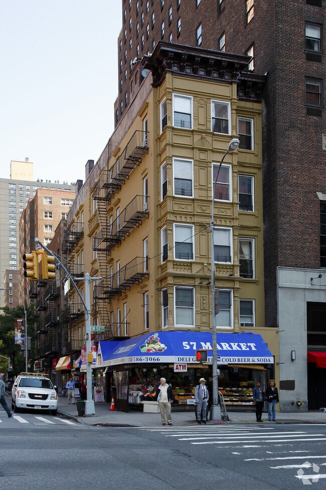 880-886 Ninth Ave New York, NY 10019 photo 4