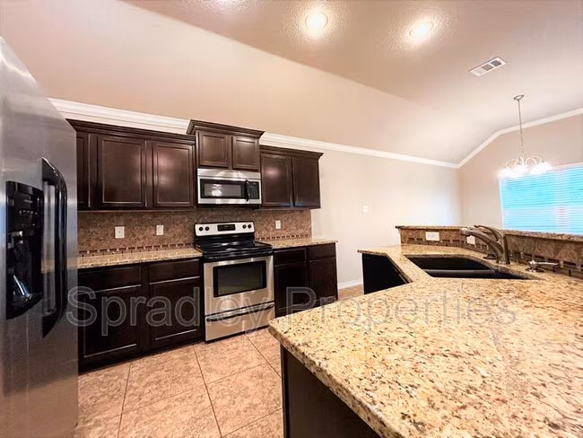 512 Marshall Dr Belton, TX 76513 photo 5