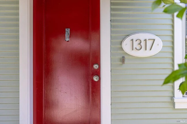 1317 C St Napa, CA 94559 photo 2