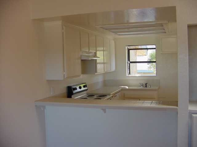 4568 W Point Loma Blvd San Diego, CA 92107 photo 2