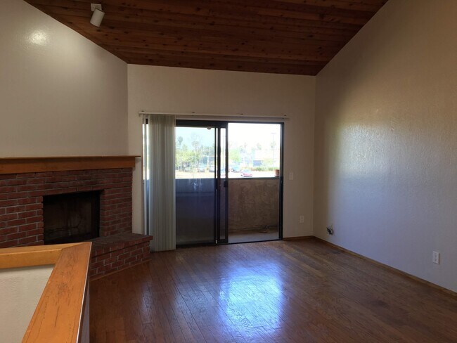 4568 W Point Loma Blvd San Diego, CA 92107 photo 5