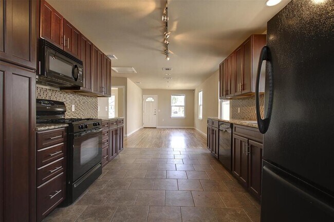 4509 Depew Avenue, Austin, TX 78751 photo 2