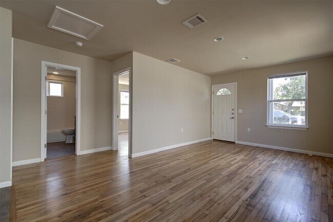 4509 Depew Avenue, Austin, TX 78751 photo 3