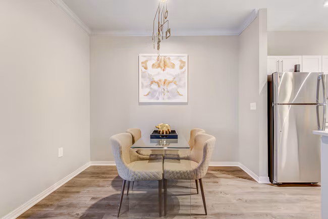 5 Mockingbird Apartments photo 3