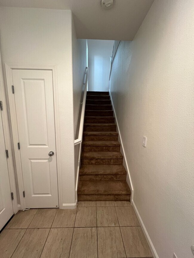 1141 Rock Ave San Jose, CA 95131 photo 4