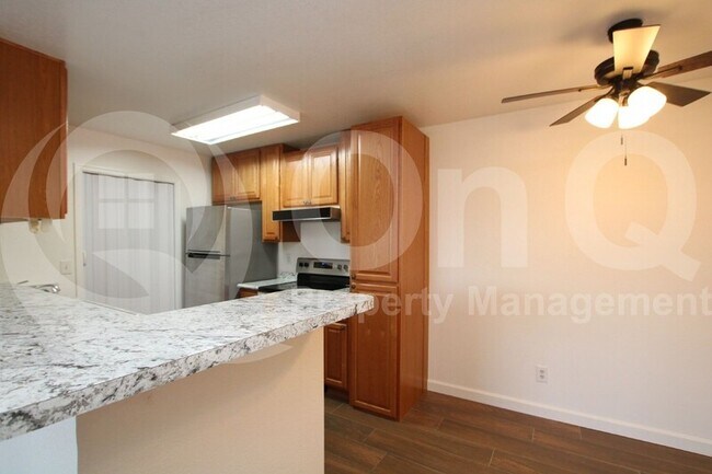 623 W Guadalupe Rd Mesa, AZ 85210 photo 2