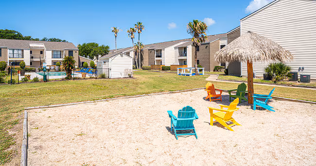 Captain's Landing Apartments photo 5