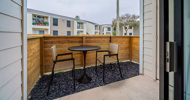 Captain's Landing Apartments photo 4