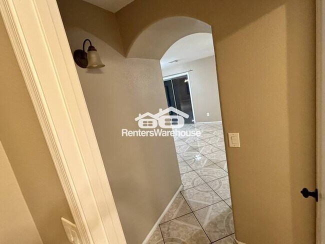 2811 S 160th Ln Goodyear, AZ 85338 photo 3