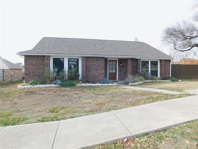 1 Pogue Cir The Colony, TX 75056 photo 2