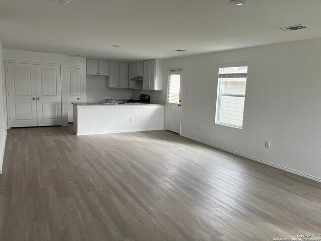 6507 Scarecrow Wy San Antonio, TX 78252 photo 5