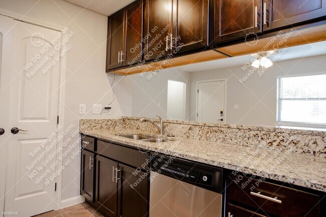 6700 Cooper Ln Austin, TX 78745 photo 2