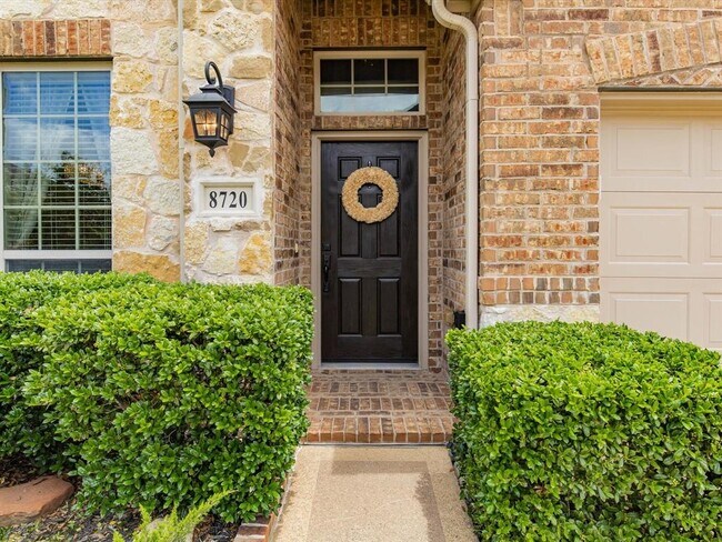8720 Devonshire Drive, Fort Worth, TX 76131 photo 3