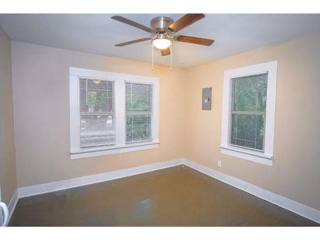 1323 Lamar St San Antonio, TX 78202 photo 2