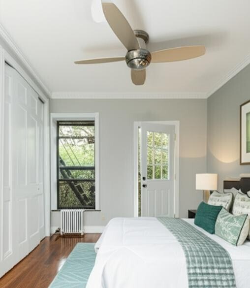 309 E 8th St New York, NY 10009 photo 4
