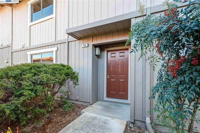 726 Saint Michael Cir Pleasanton, CA 94566 photo 2