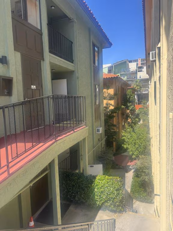 Modern 1 Bd, 1 Ba, 55+ Community ( North Park, 92104) photo 4