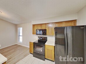 1844 Hunting Green Drive, Fort Worth, TX 76134 photo 4