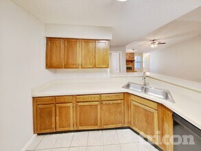 1844 Hunting Green Drive, Fort Worth, TX 76134 photo 5