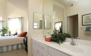 5305 Toscana Way San Diego, CA 92122 photo 4