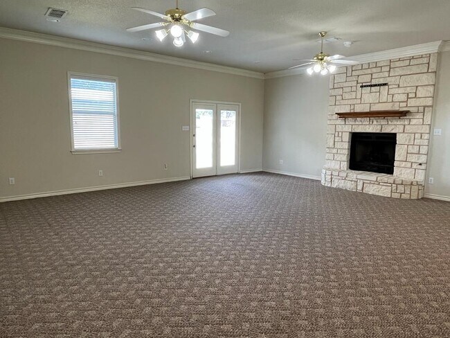 3608 Tarrant Main Street, Euless, TX 76040 photo 2