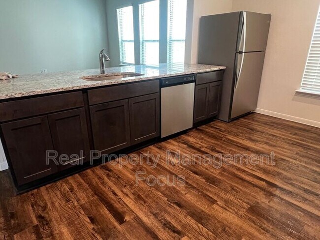 837 Clark Dr Ferris, TX 75125 photo 4