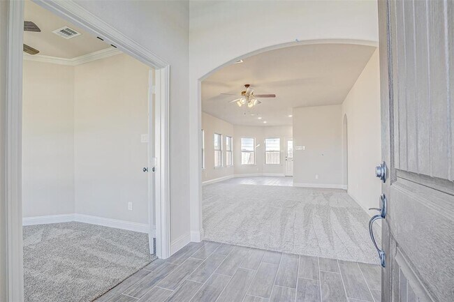 7819 Cypress Drive, Greenville, TX 75402 photo 2