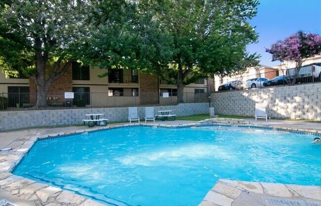 1823 S Las Vegas Trail White Settlement, TX 76108 photo 4