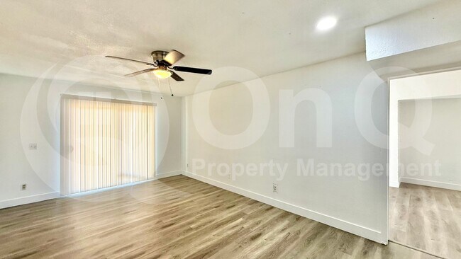 2827 E Le Marche Ave Phoenix, AZ 85032 photo 5
