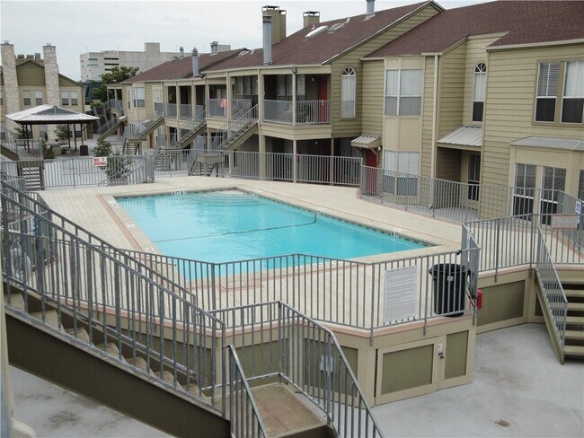2529 Rio Grande St Austin, TX 78705 photo 2