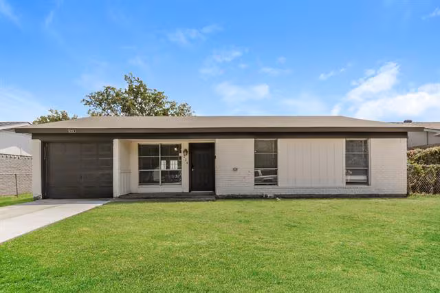 224 Woodgrove St Mesquite, TX 75181 photo 2