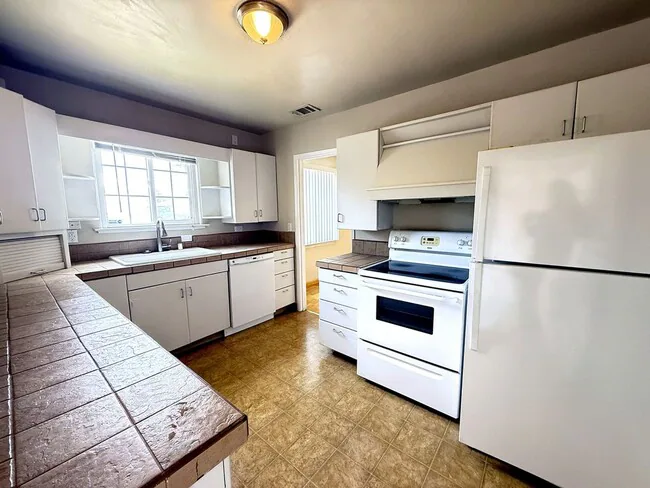 2314 Upland Dr Concord, CA 94520 photo 4