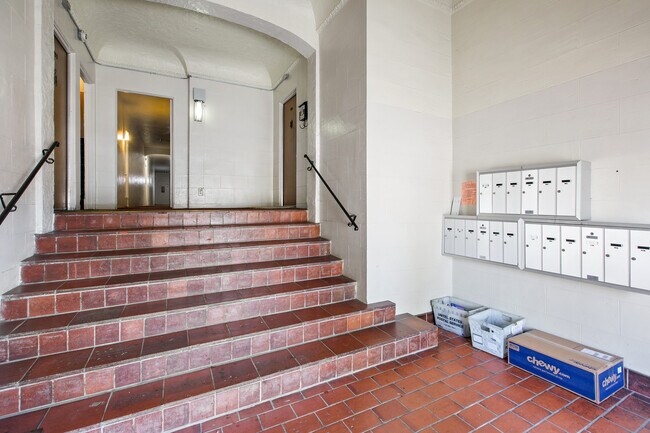 1942 Channing Way, Berkeley, CA 94704 photo 2