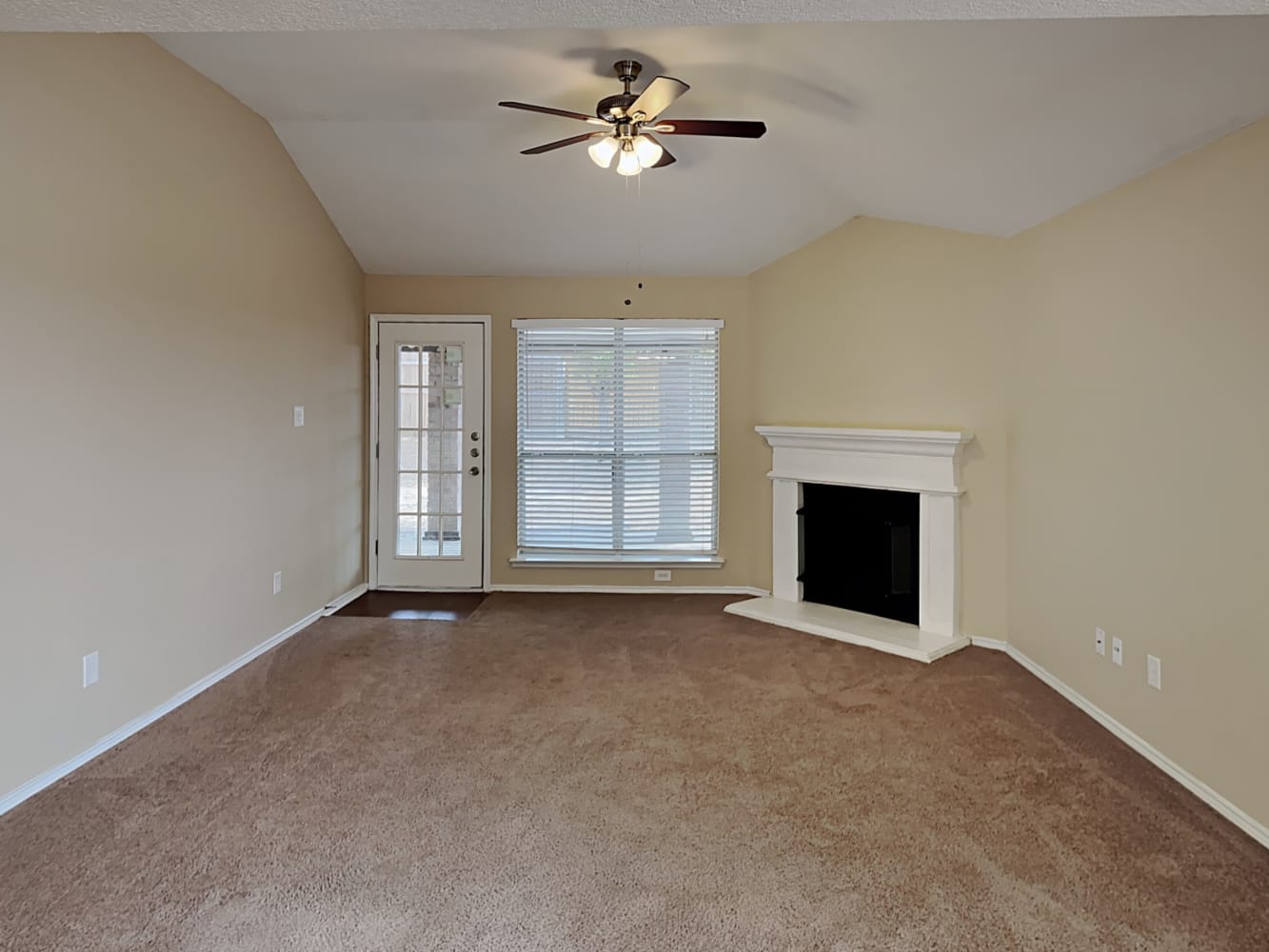 10200 Cypress Hills Dr photo 4